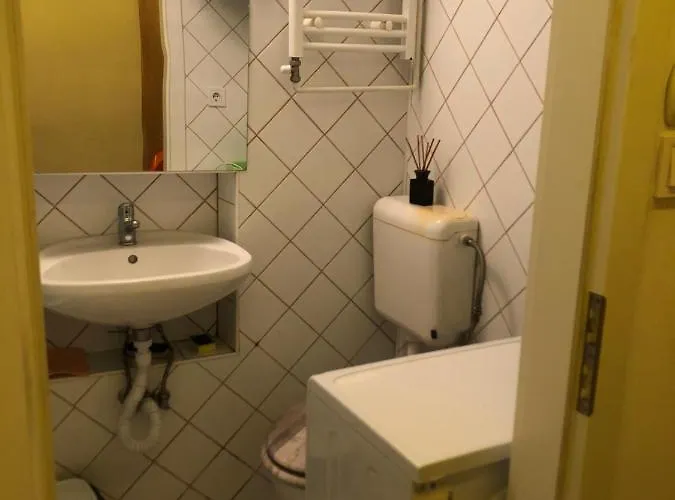 7dab Huszar Contactless Self Check-in Semesterbostad Budapest