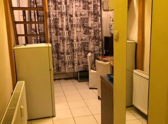 7dab Huszar Contactless Self Check-in * Budapest