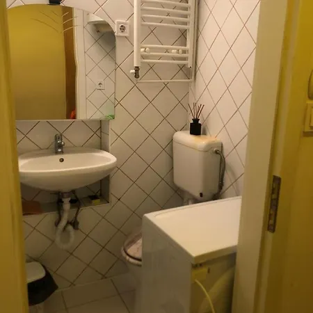 7dab Huszar Contactless Self Check-in Bed & Breakfast Budapest