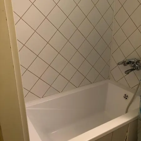 7dab Huszar Contactless Self Check-in